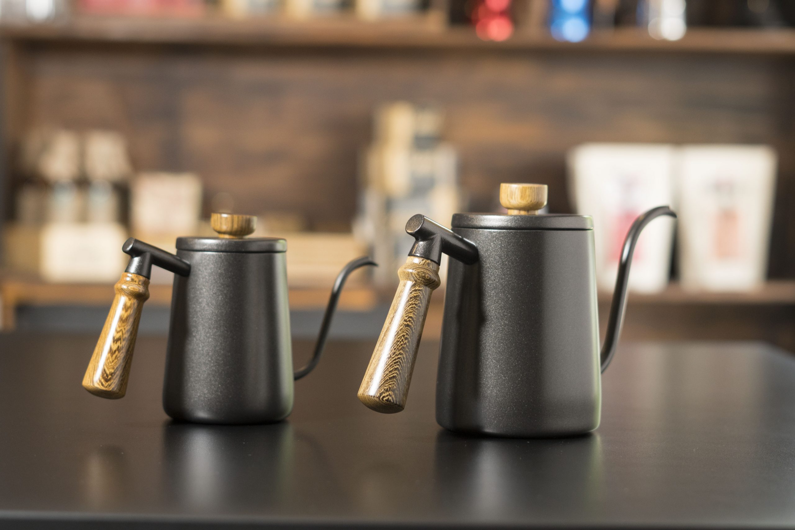 Tetera Cuello de Ganso Mango en Madera - Image 4